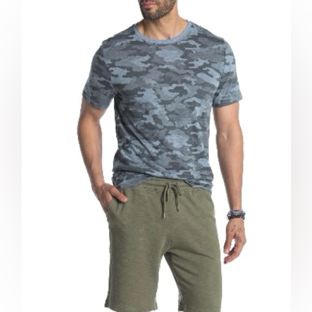 NWT, Threads 4 Thought, mens Camo
Print Tee